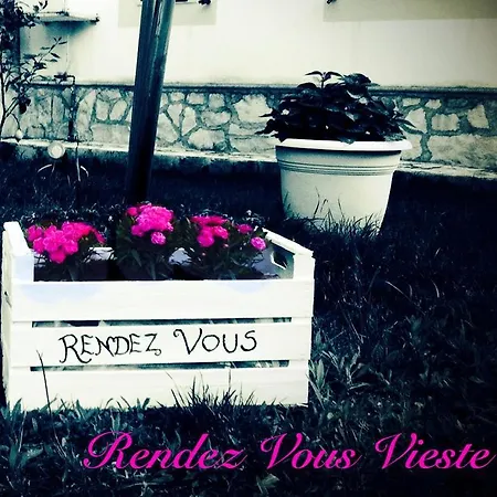 아파트호텔 Rendez Vous 3*