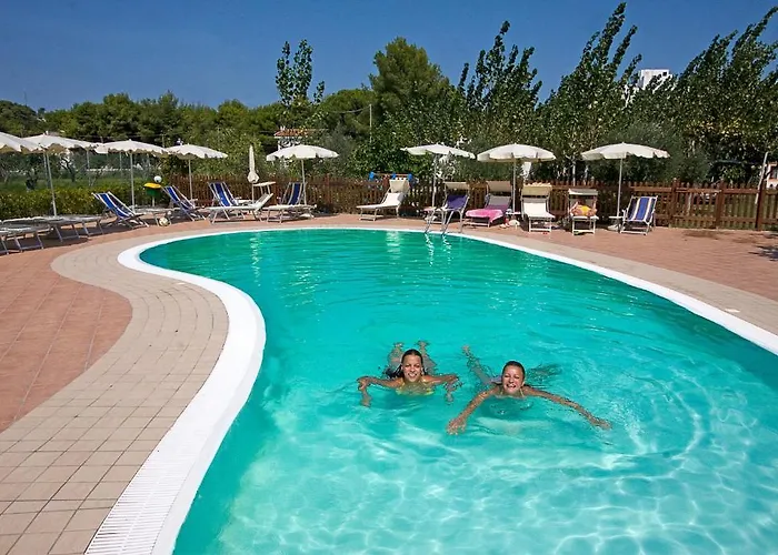 Ξενοδοχείο με διαμερίσματα Rendez Vous 4*